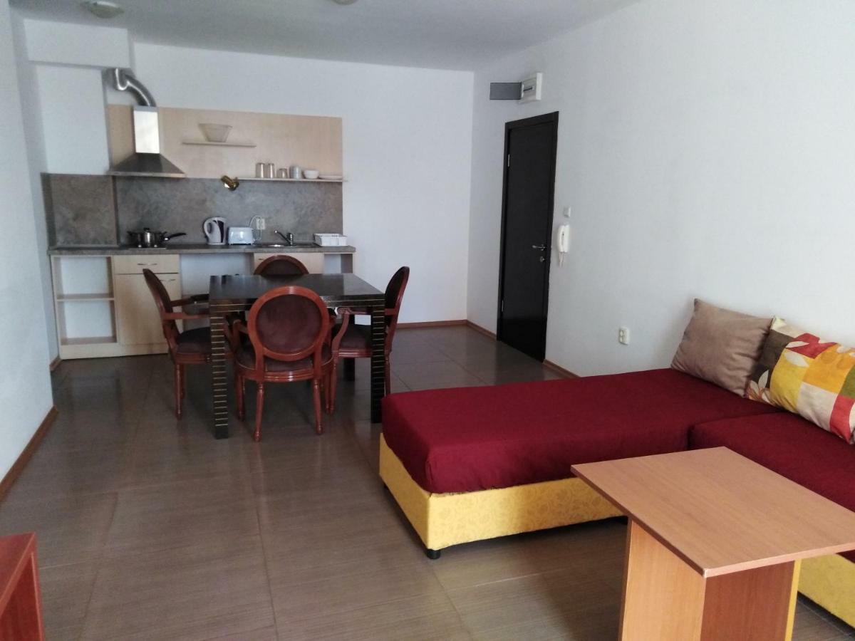Vm Apartments Robinson Beach Поморіє Екстер'єр фото