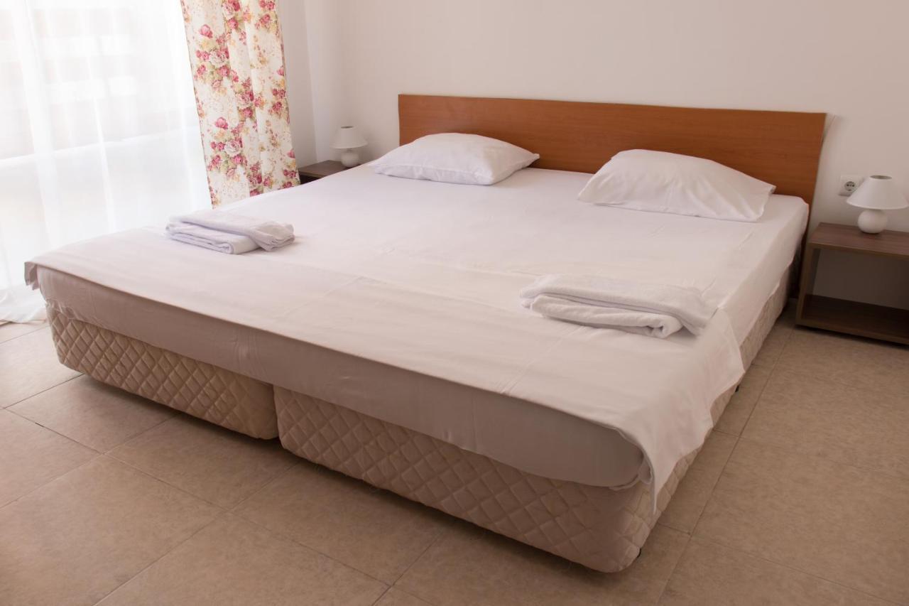 Vm Apartments Robinson Beach Поморіє Екстер'єр фото